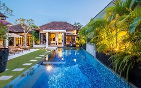 Lotus Luxury Villa Seminyak